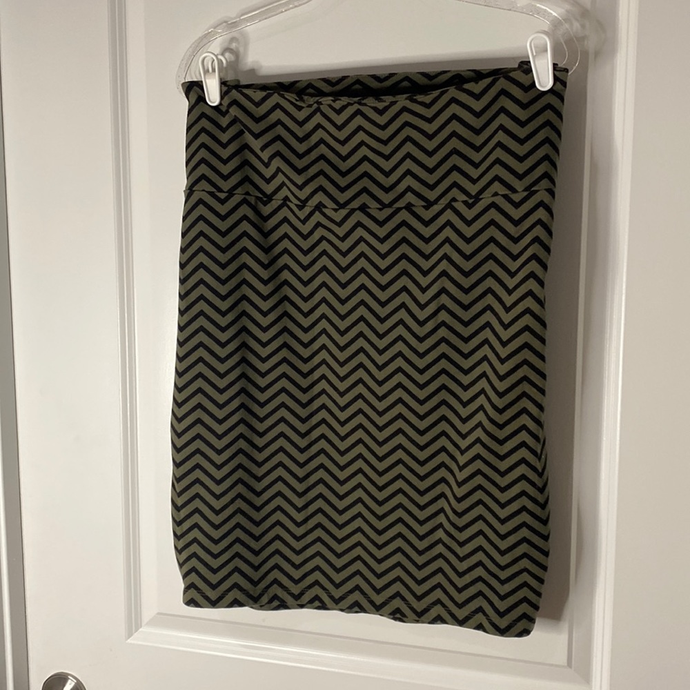 *EUC* *Reposh* Olive Green Chevron Skirt - Size 3